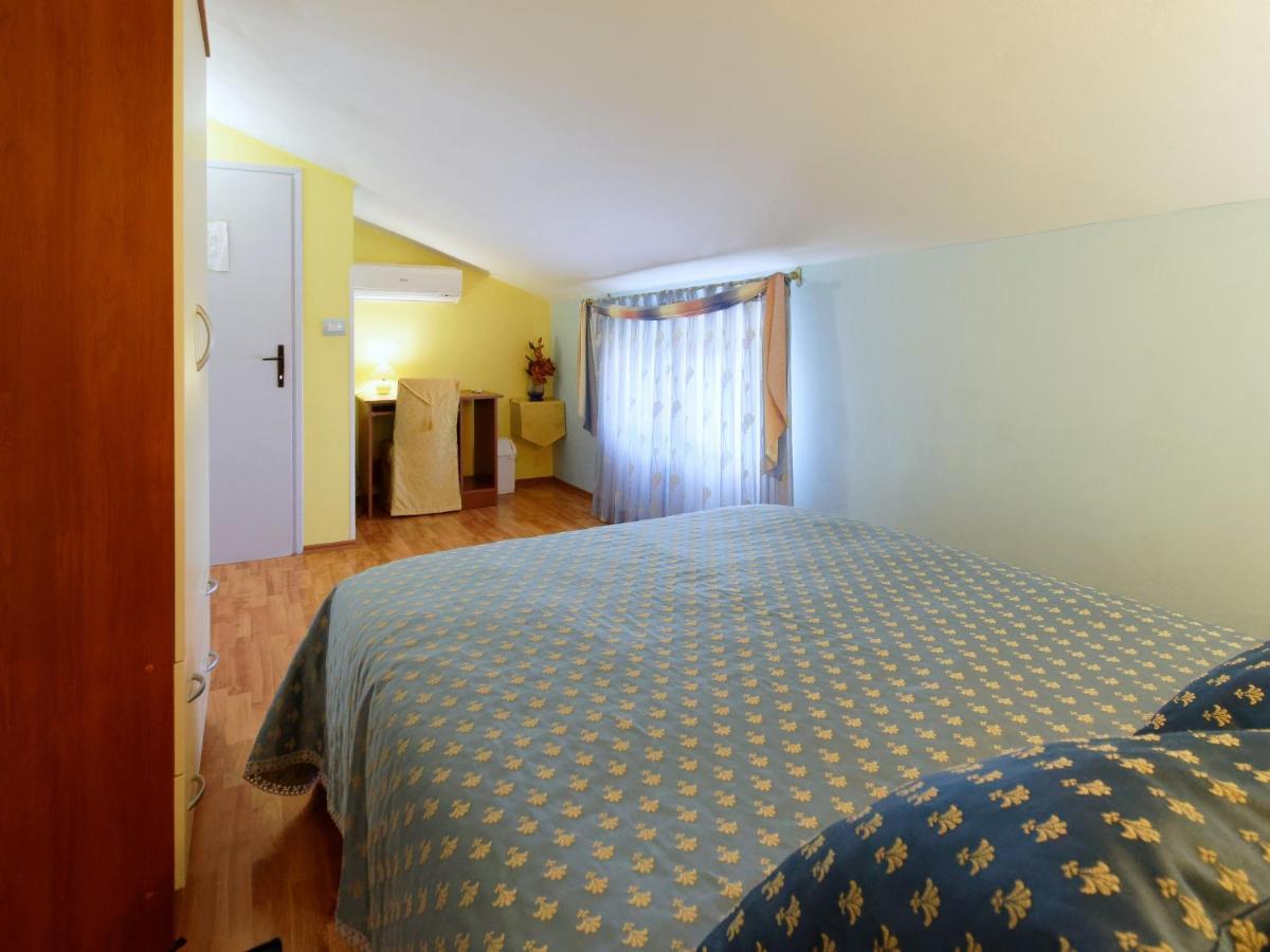 Holiday Home Nevena By Rent Istria Buje Kültér fotó