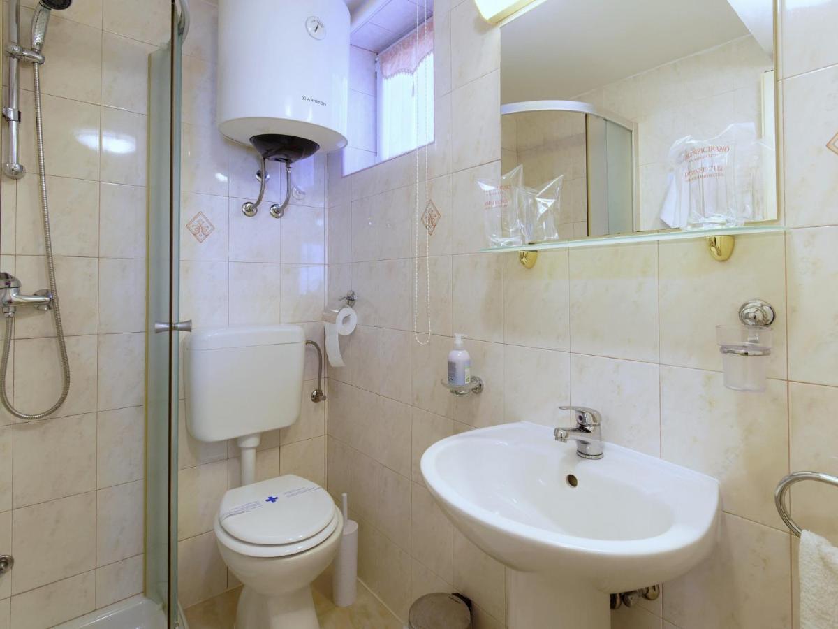 Holiday Home Nevena By Rent Istria Buje Kültér fotó
