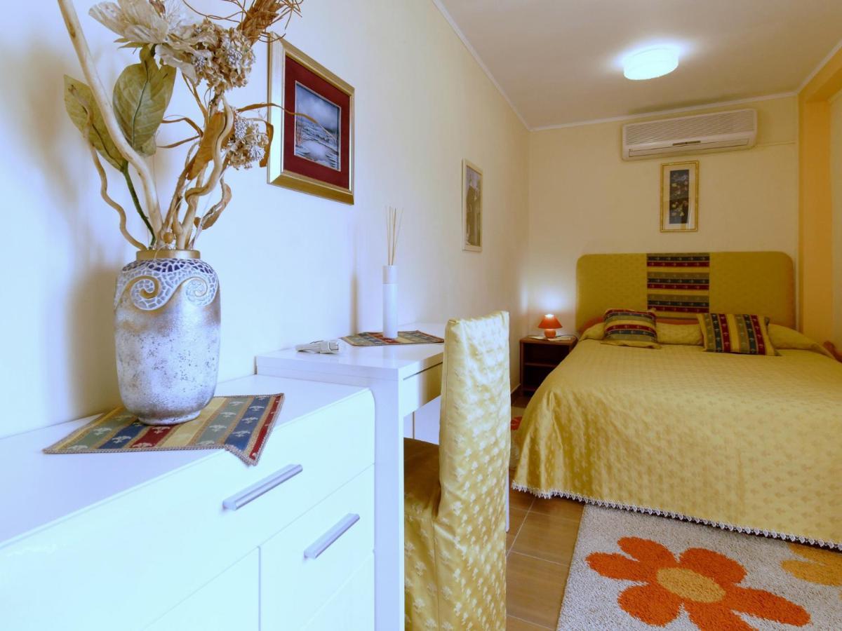 Holiday Home Nevena By Rent Istria Buje Kültér fotó
