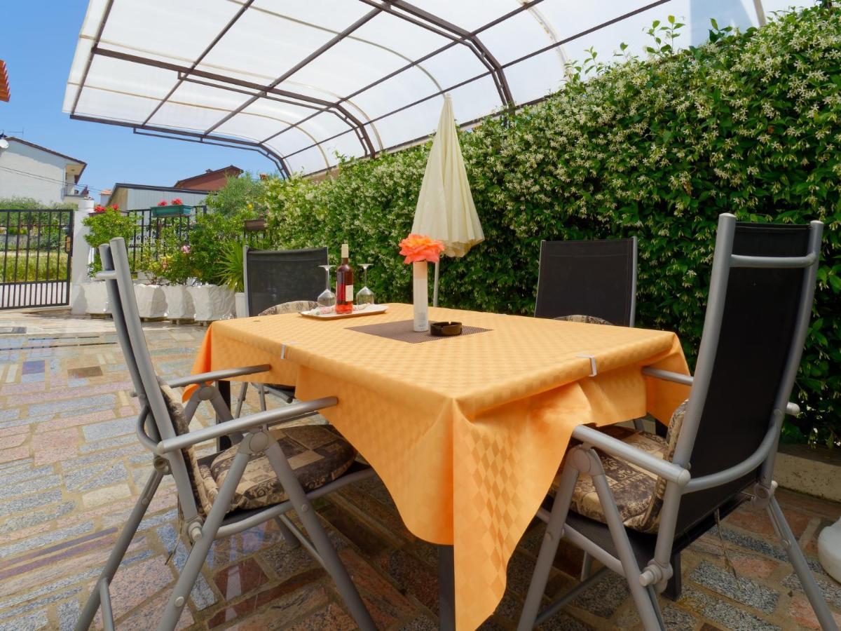 Holiday Home Nevena By Rent Istria Buje Kültér fotó