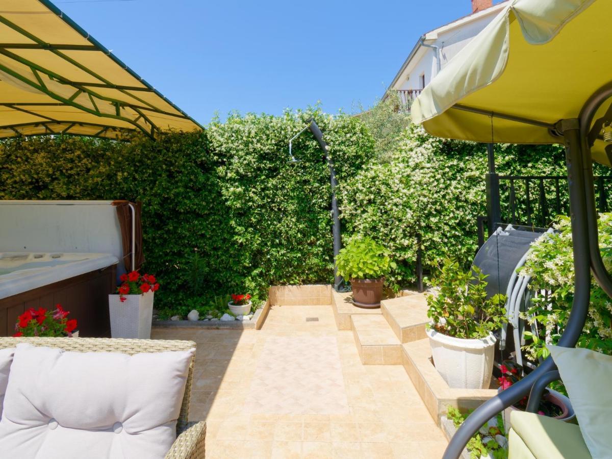 Holiday Home Nevena By Rent Istria Buje Kültér fotó