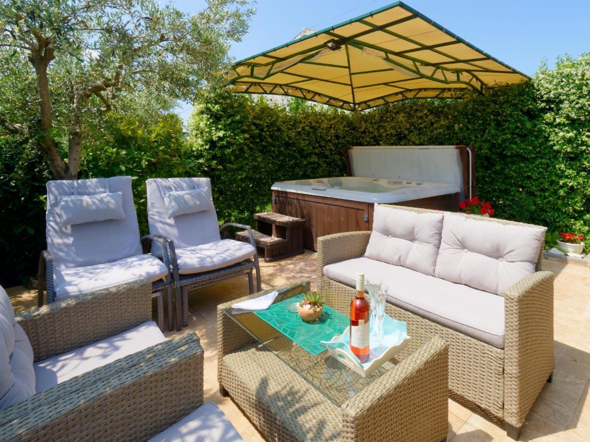 Holiday Home Nevena By Rent Istria Buje Kültér fotó
