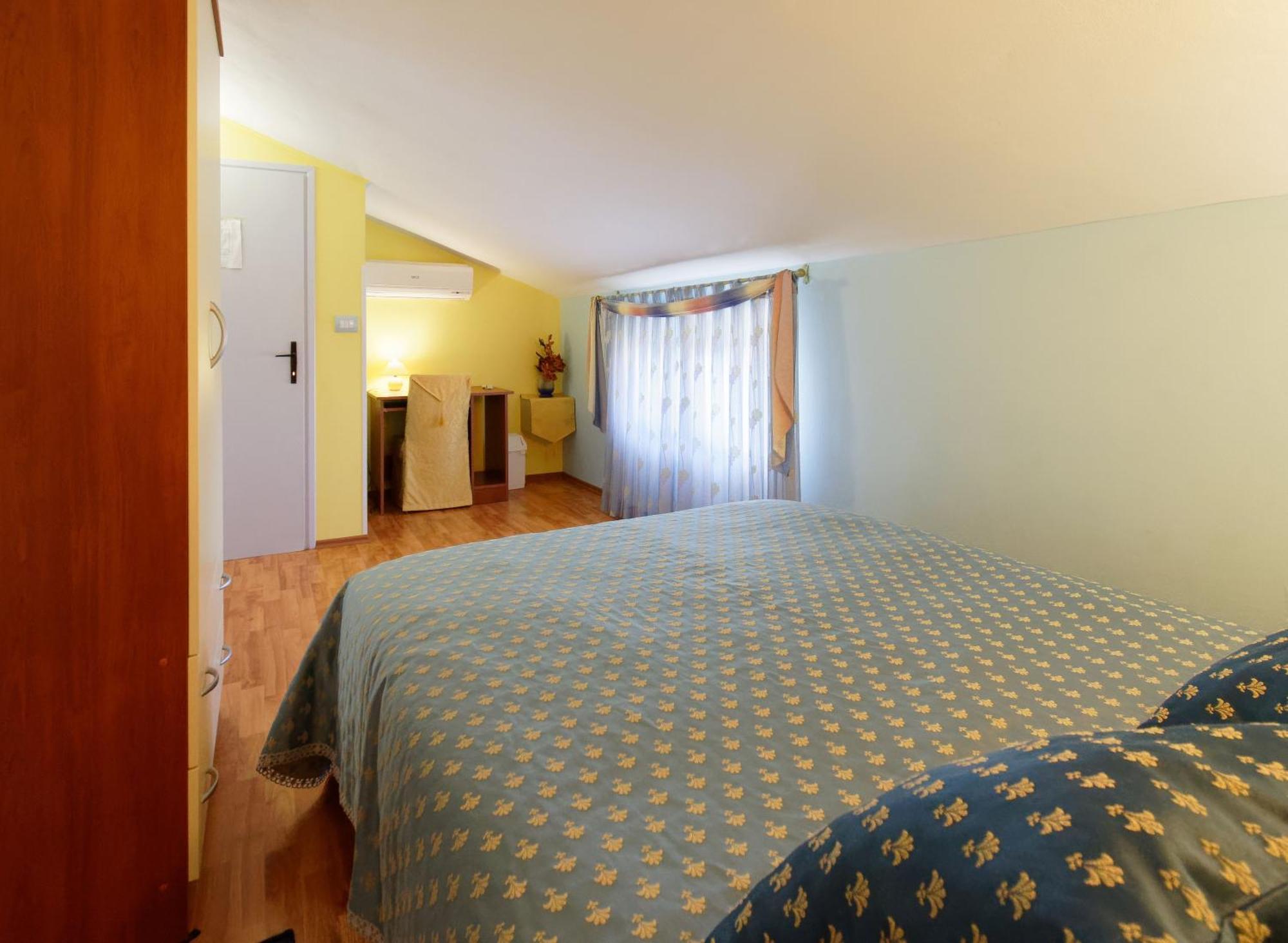 Holiday Home Nevena By Rent Istria Buje Szoba fotó