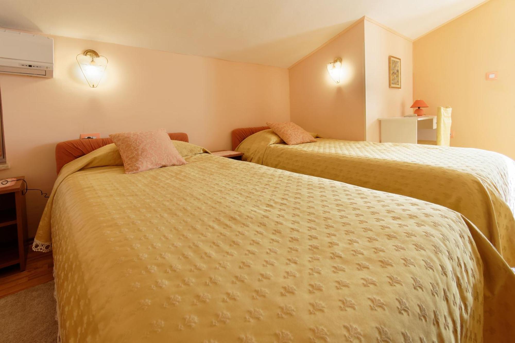 Holiday Home Nevena By Rent Istria Buje Szoba fotó